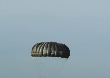 Paratroopers give back to the Alzey Worms local community