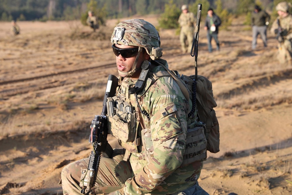 Headhunter Battalion conducts squad live fire training