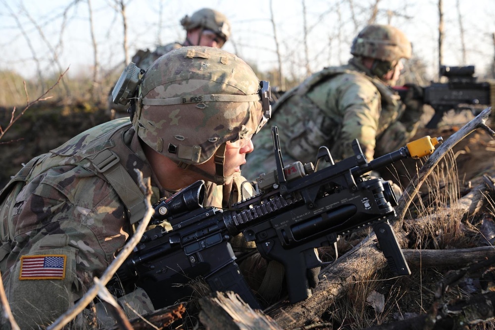 Headhunter Battalion conducts squad live fire training