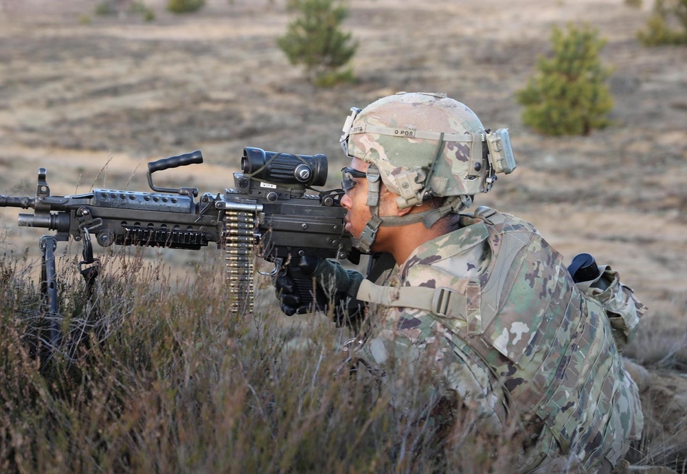 Headhunter Battalion conducts squad live fire training