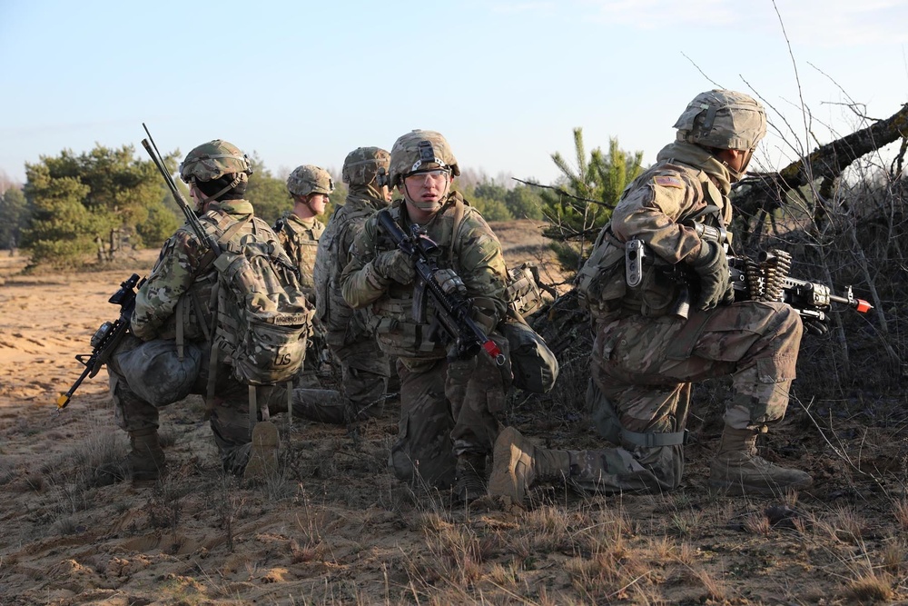 Headhunter Battalion conducts squad live fire training