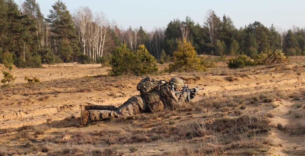 Headhunter Battalion conducts squad live fire training