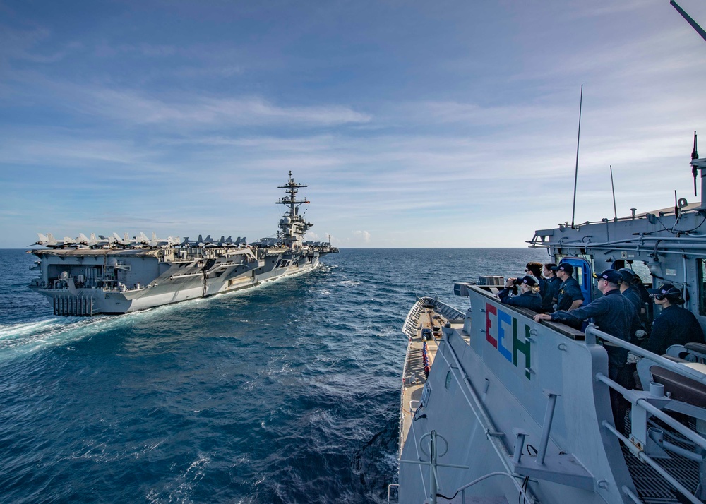 USS Chancellorsville Fueling-at-Sea with USS Abraham Lincoln