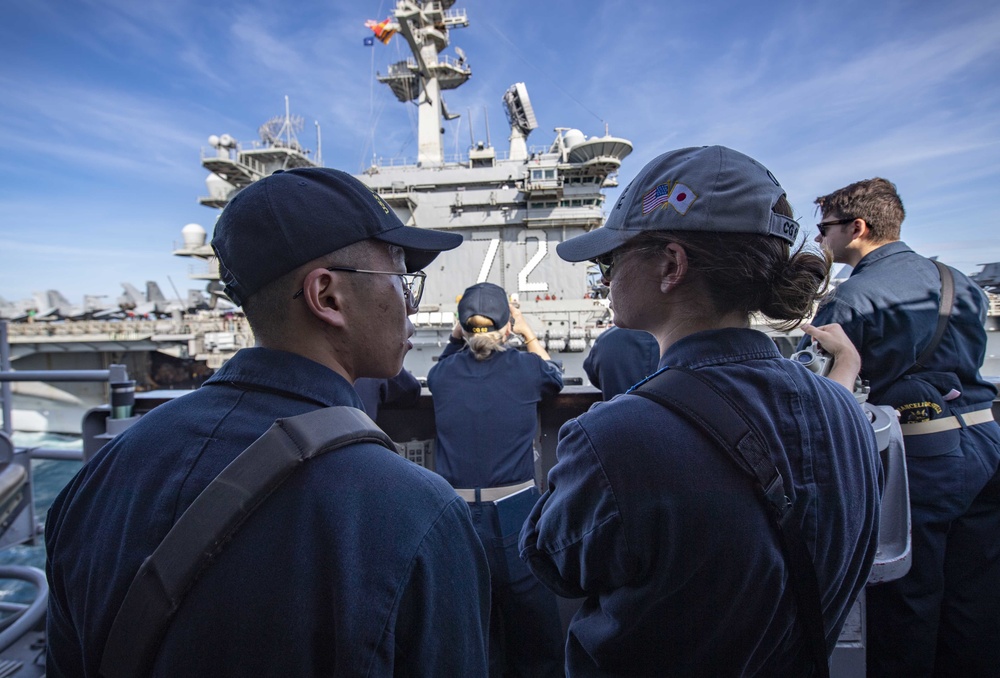 USS Chancellorsville Fueling-at-Sea with USS Abraham Lincoln