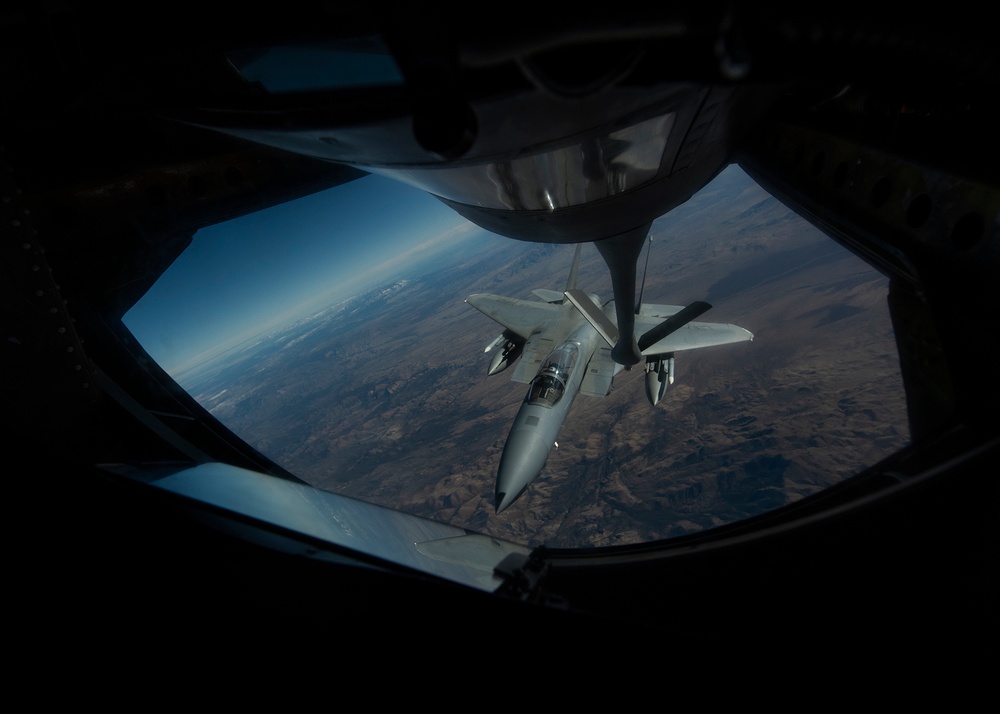 Aerial Refueling during WSINT