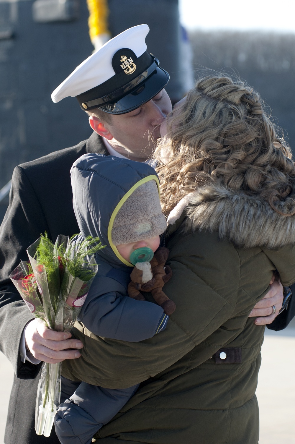 USS Minnesota Returns Home in Time for the Holidays