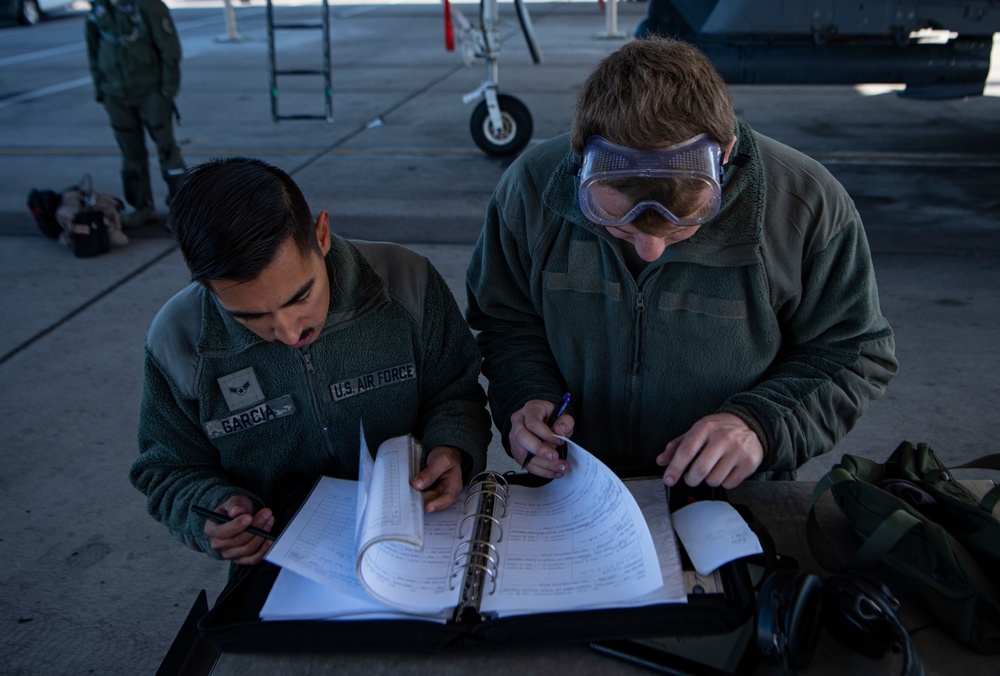 USAFWS uses crew swaps to enhance training
