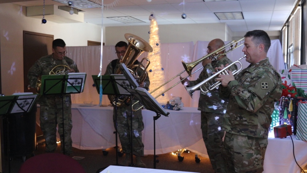 4th Infantry Division Band Brass Quintet performs for deployed Soldiers