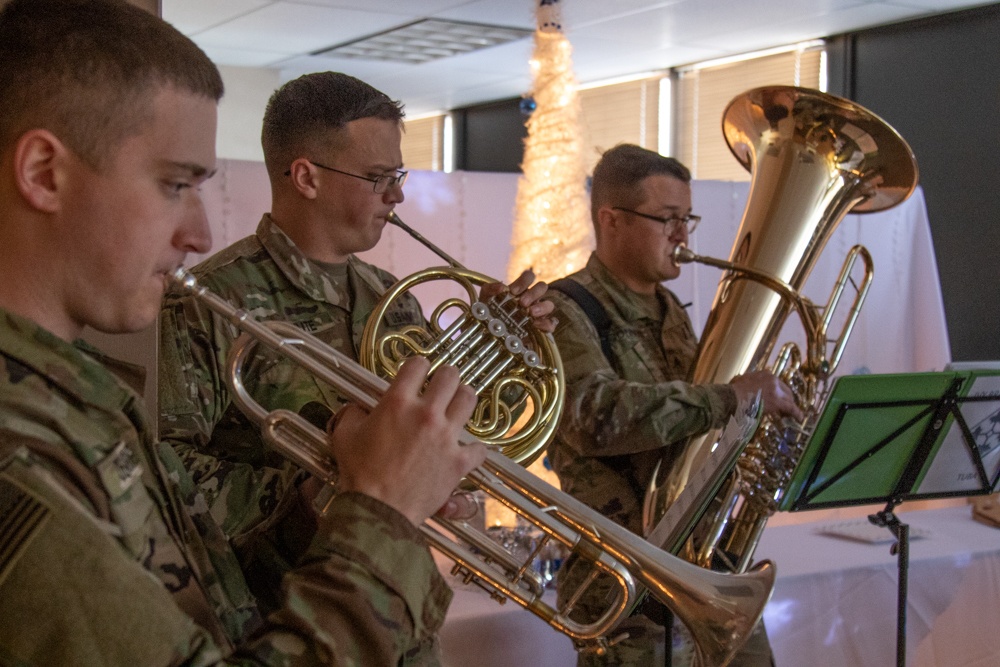 DVIDS - Images - 4th Infantry Division Band Brass Quintet performs for ...