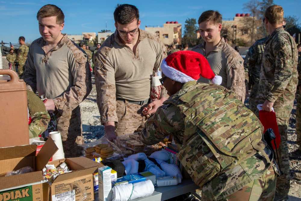 Leaders Bring Holiday Cheer to Soldiers Deployed to Syria