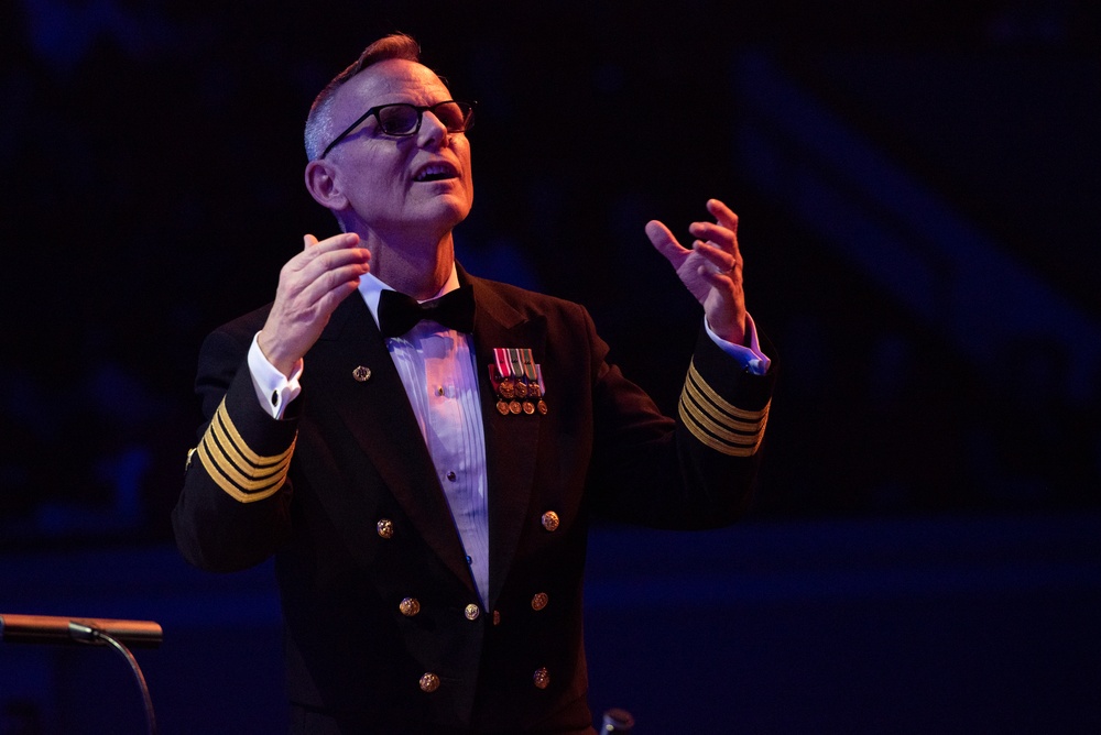 U.S. Navy Band Celebrates the Season