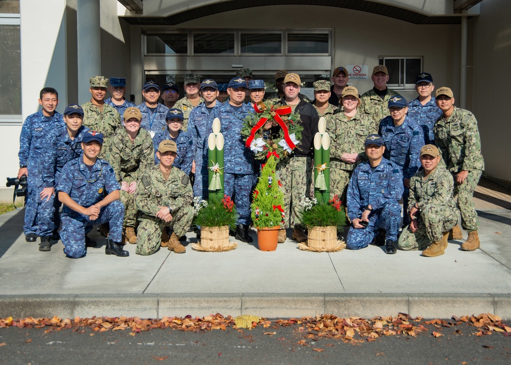 American, Japanese Sailors Exchange Culture