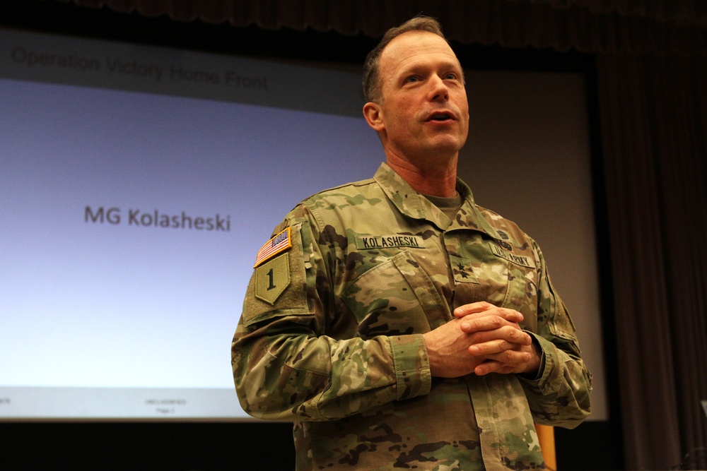 Major General John S. Kolasheski gives a speech to Fort Riley Soldiers