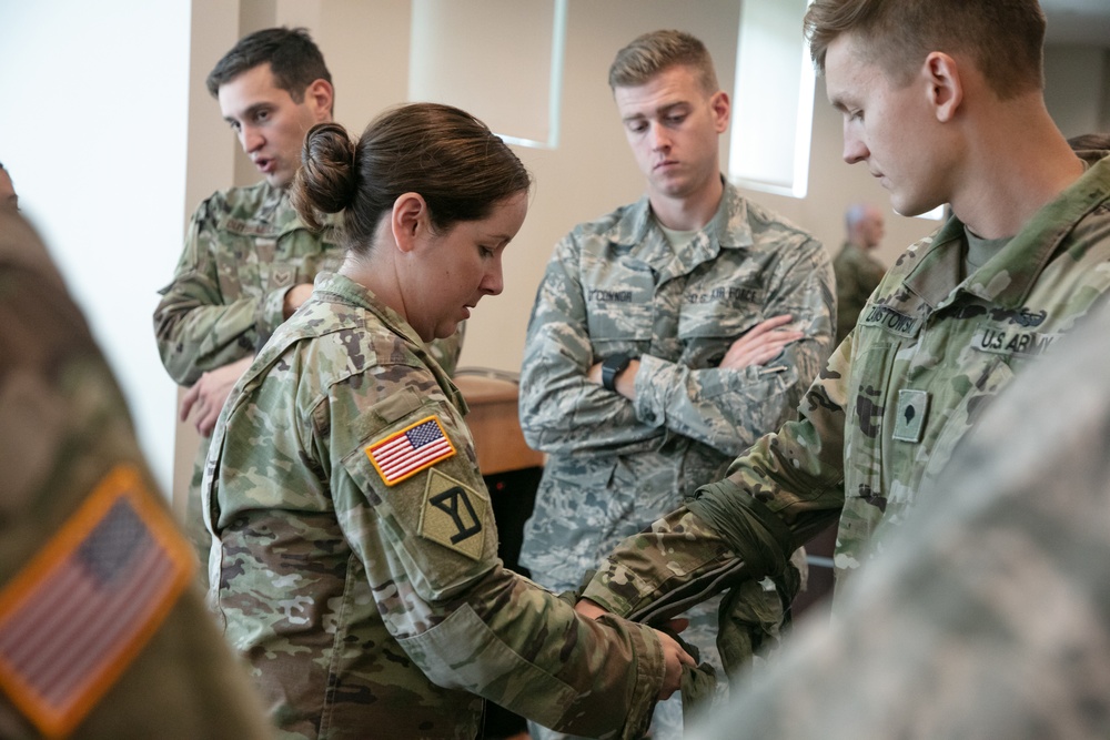 Soldiers and Airmen Earn German Armed Forces Proficiency Badge