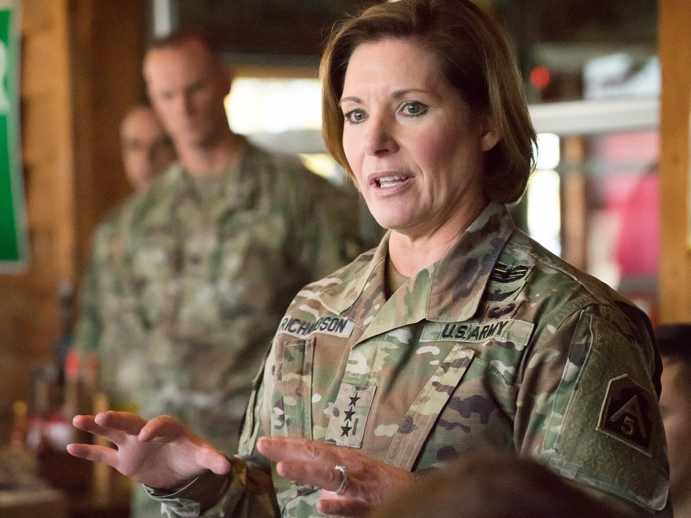 Lt. Gen. Laura Richardson Visits Soldiers for the Holidays