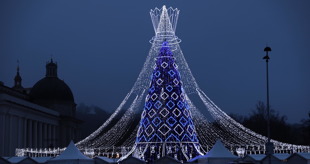 1-9 CAV Soldiers visit Vilnius Christmas Market