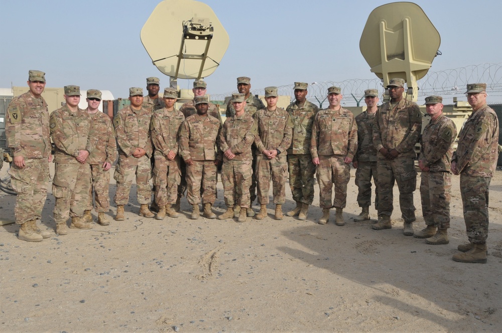 Brig. Gen. Dion Moten visits 404th Signal Company