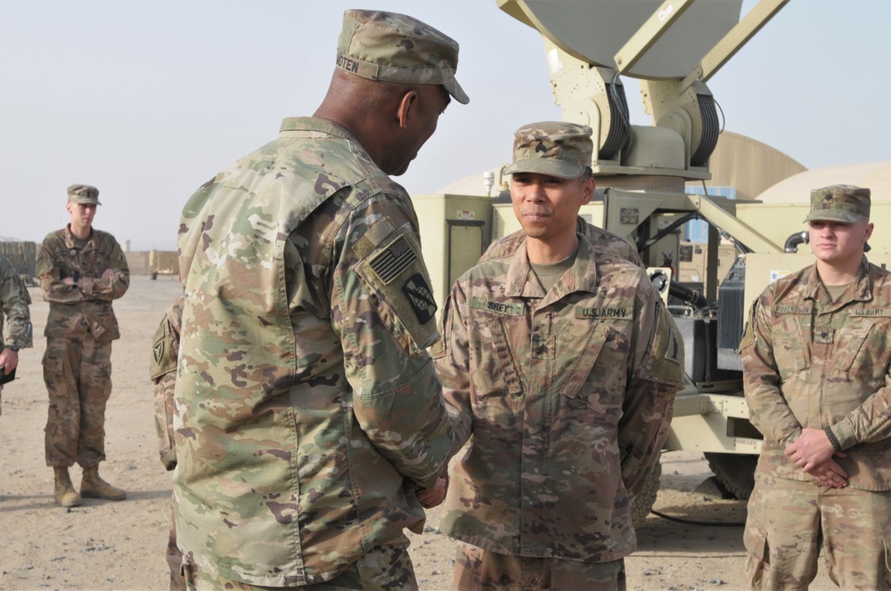 Brig. Gen. Dion Moten visits 404th Signal Company