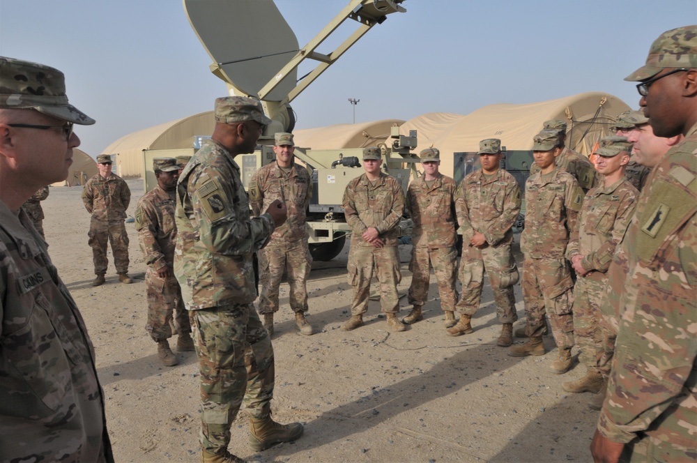 Brig. Gen. Dion Moten visits 404th Signal Company