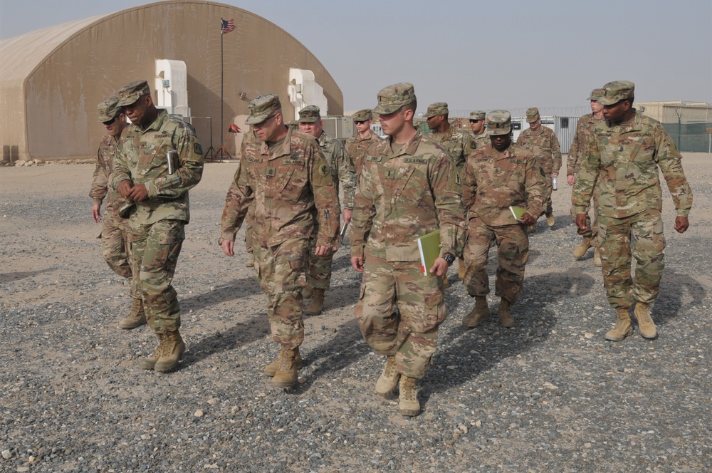 Brig. Gen. Dion Moten visits 404th Signal Company