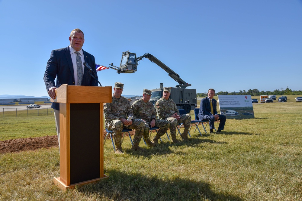 Knox County Governor speaks at 134th new hangar groundbreaking