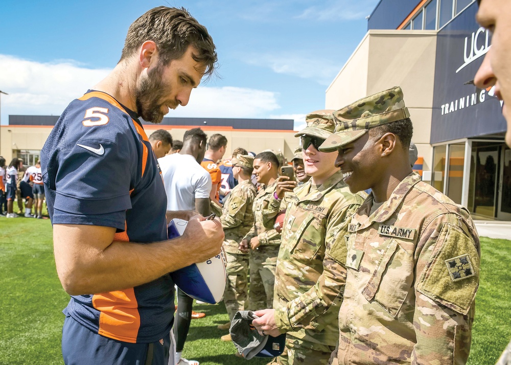 Experience of lifetime: Broncos show support for Soldiers