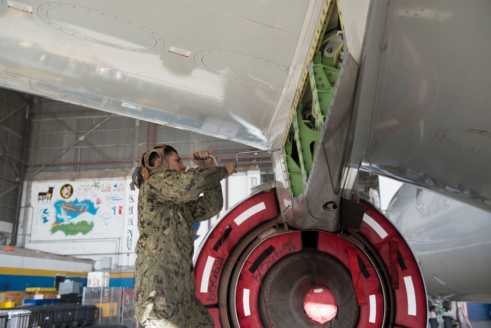 VP-4 Performs Schedules Maintenance Inspection