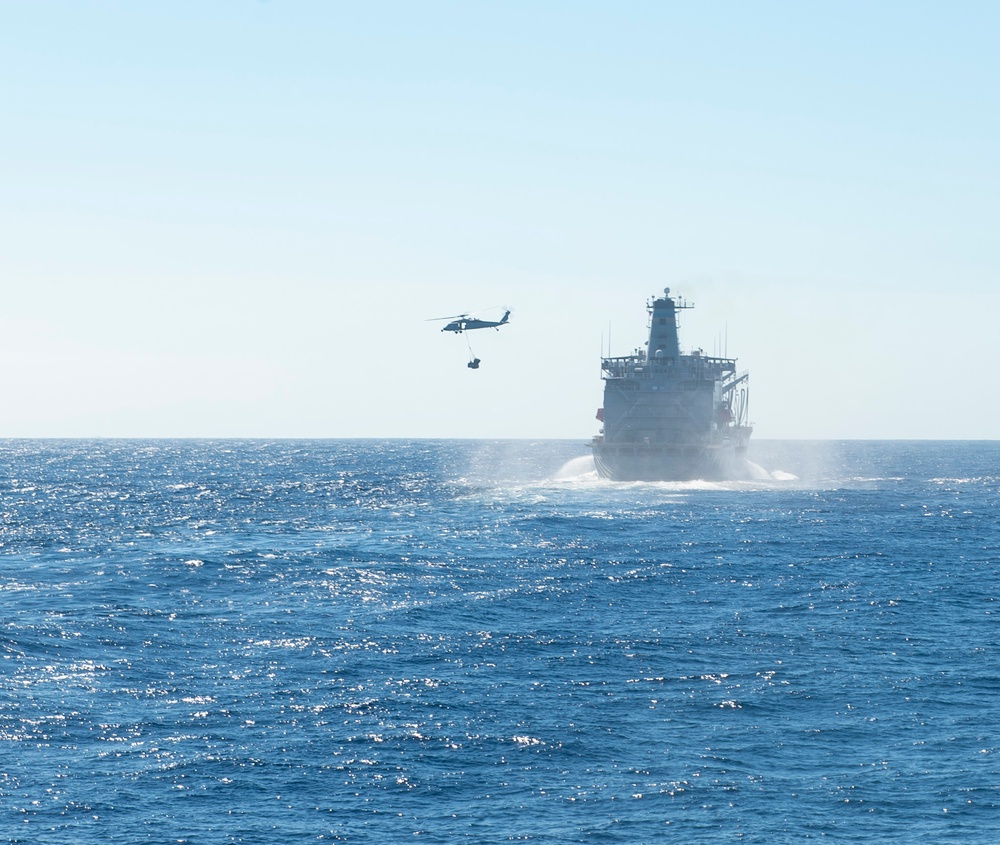 USS Gabrielle Giffords VERTREP