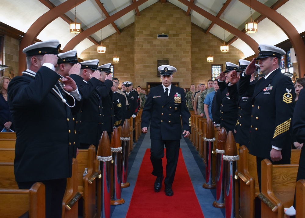 Master Chief Navy Diver Retires After 30 Years of Service