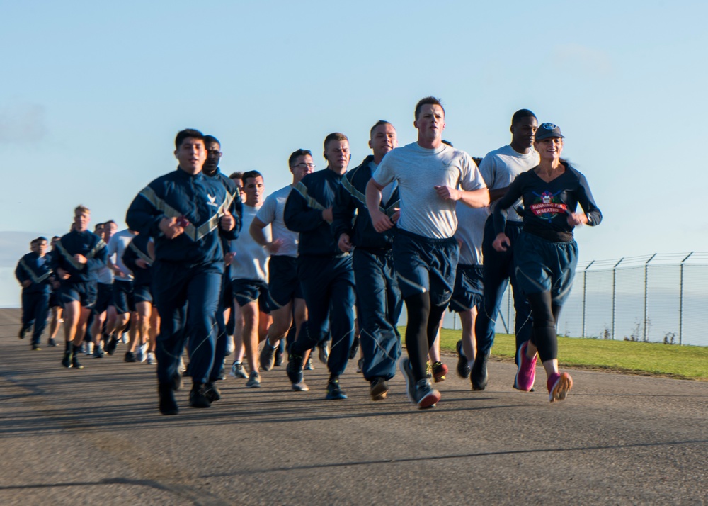 Cathy Powers runs with MUNS