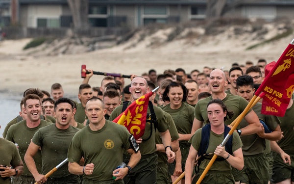 Presidio Marines’ birthday beach run