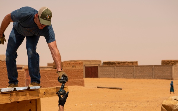 Soldiers and Airmen build partnerships in the Agadez