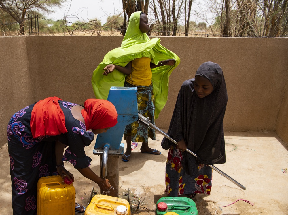 Soldiers and Airmen build partnerships in the Agadez