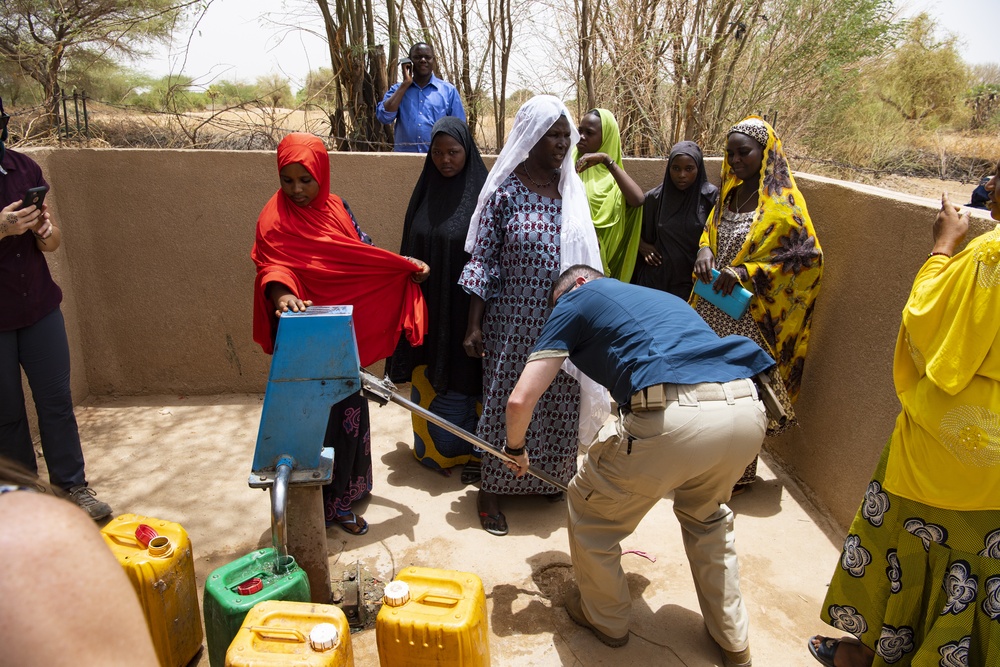 Soldiers and Airmen build partnerships in the Agadez