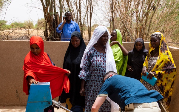 Soldiers and Airmen build partnerships in the Agadez