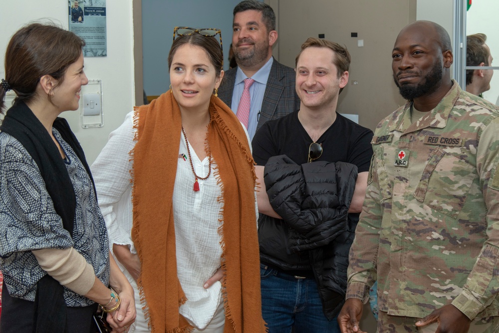Congressional Delegates, Families visit Camp Arifjan