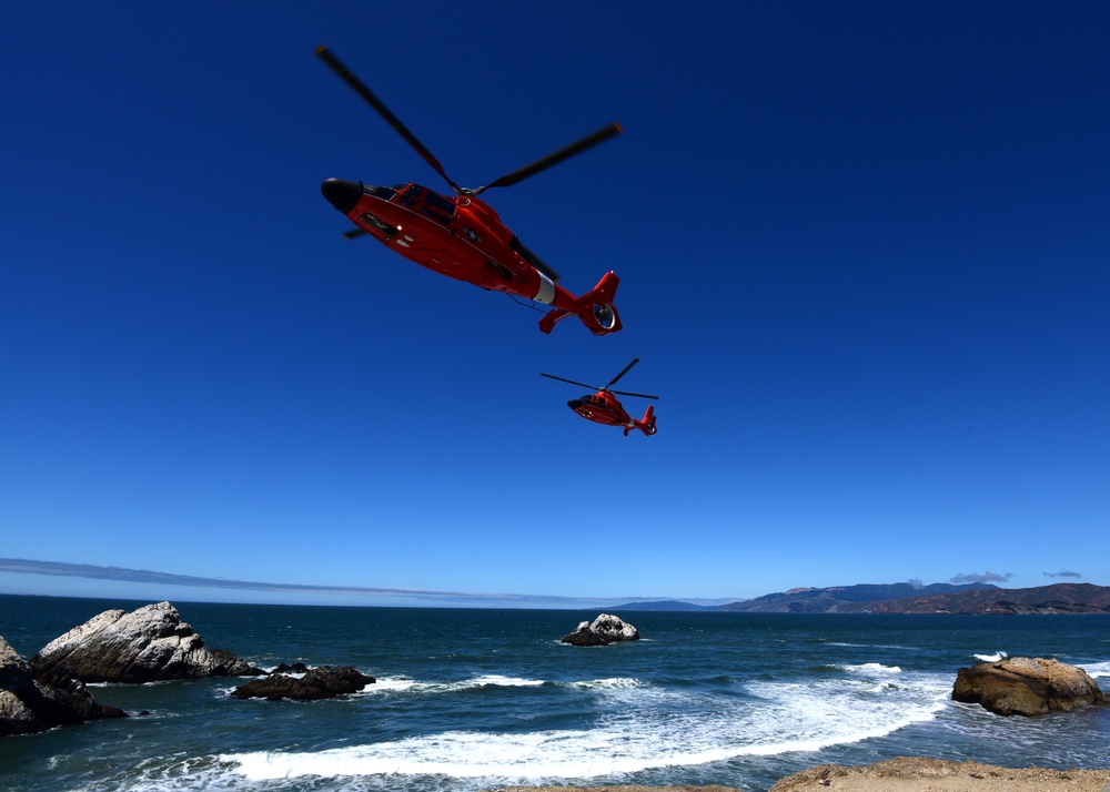 Coast Guard aircrews and boat crews conduct search-and-rescue demo