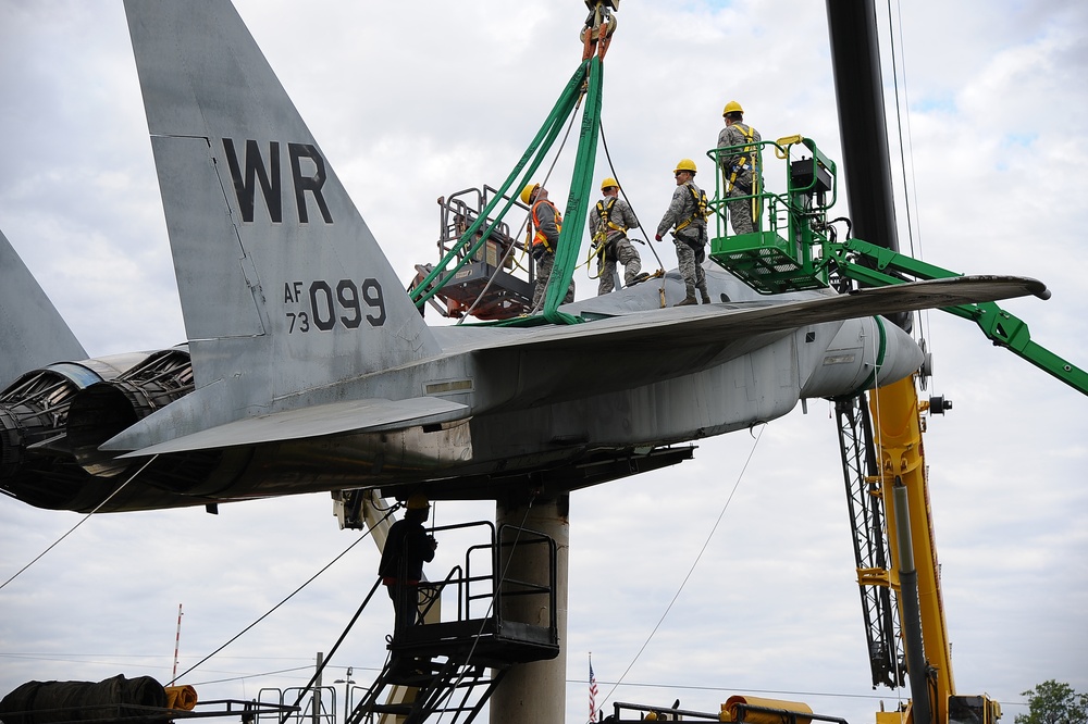 F-15 Display Transportation