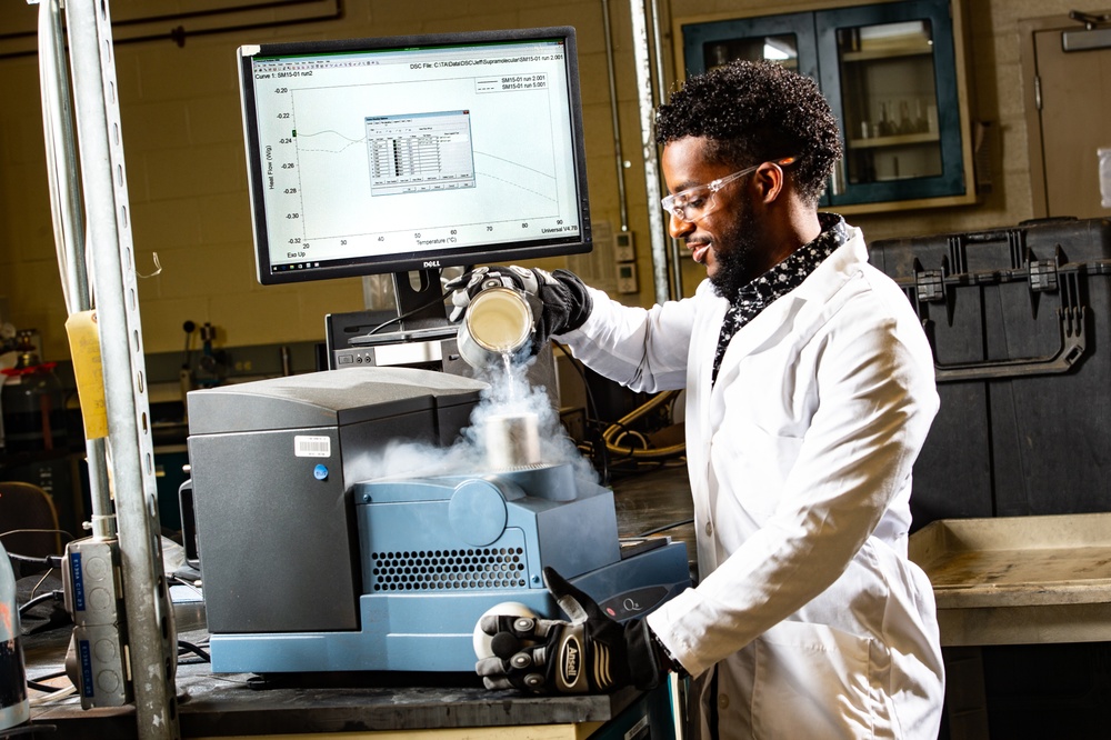 Carderock engineer conducts polymer research
