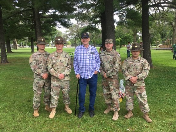 Drill sergeants save Family from burning vehicle