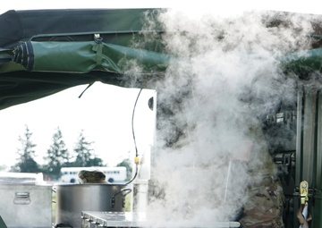 Assault Kitchen delivers ‘hot chow’ to 55th MEB Soldiers in the field