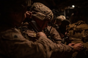 1-2 Marines Reconnaissance Patrol-003 (Radio)