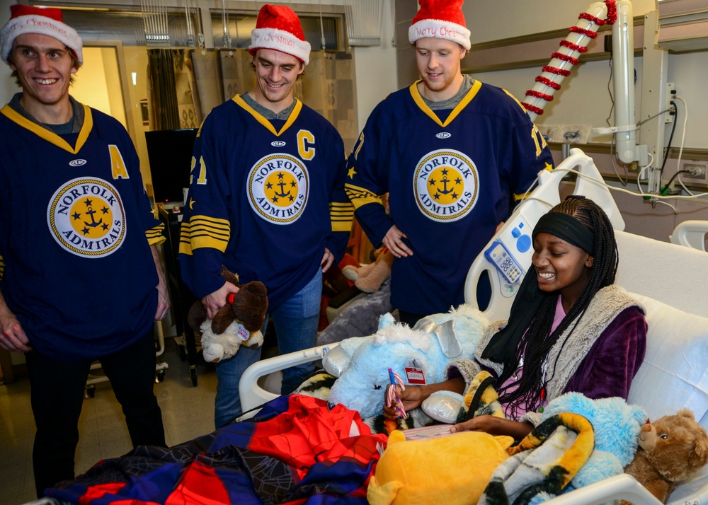 The Norfolk Admirals Hockey Team Visits NMCP