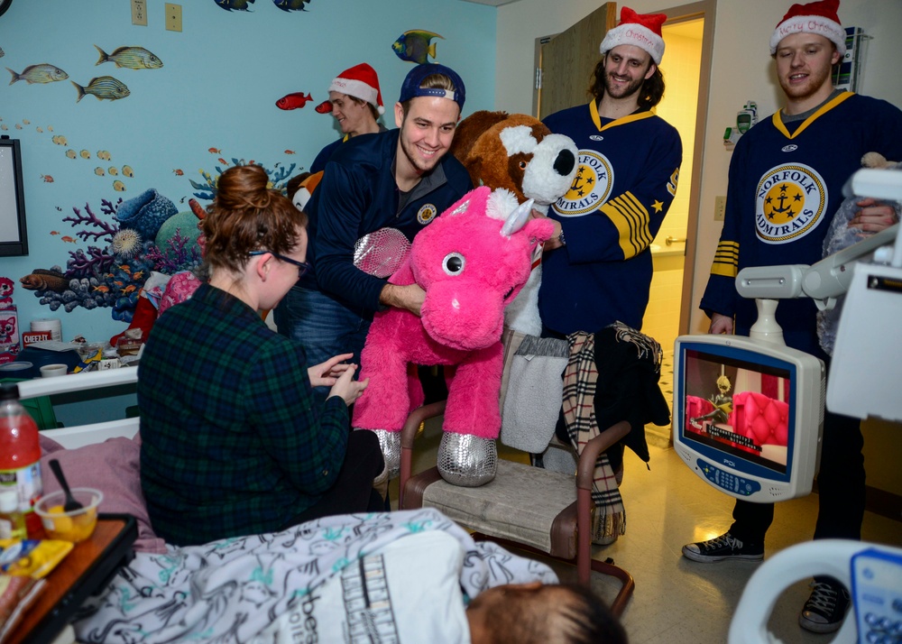 The Norfolk Admirals Hockey Team Visits NMCP