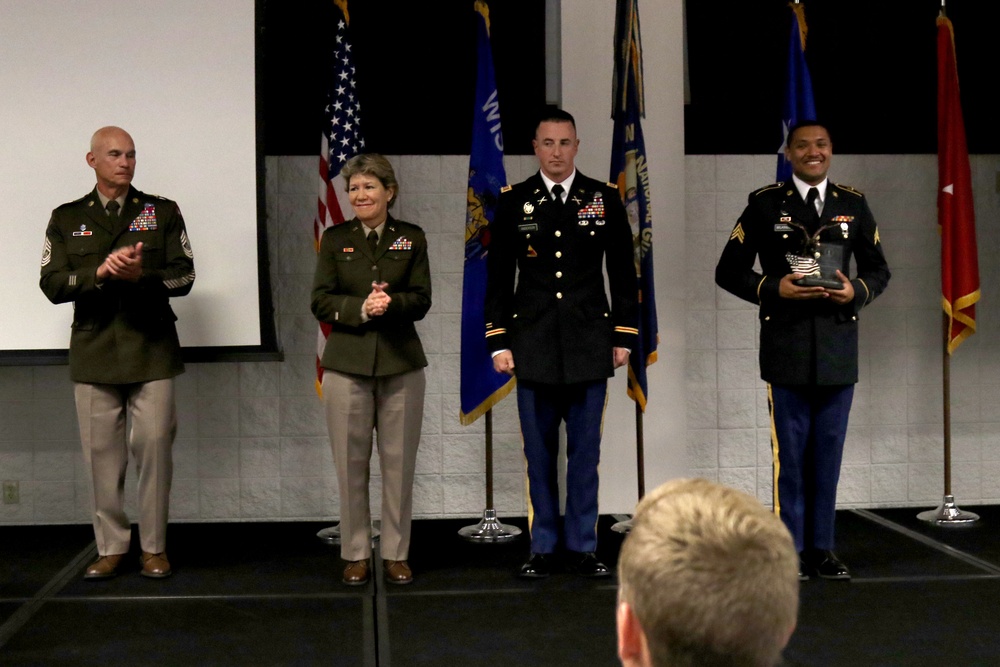 Wisconsin National Guard honors current and former Guardsmen at awards banquet