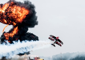 Shockwave and Skip Stewart showcase talent at Fort Wayne Air Show 2019