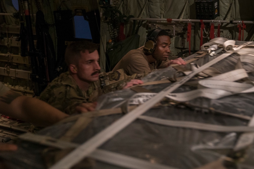 75th EAS Resupplies U.S. Forces on New Years Eve