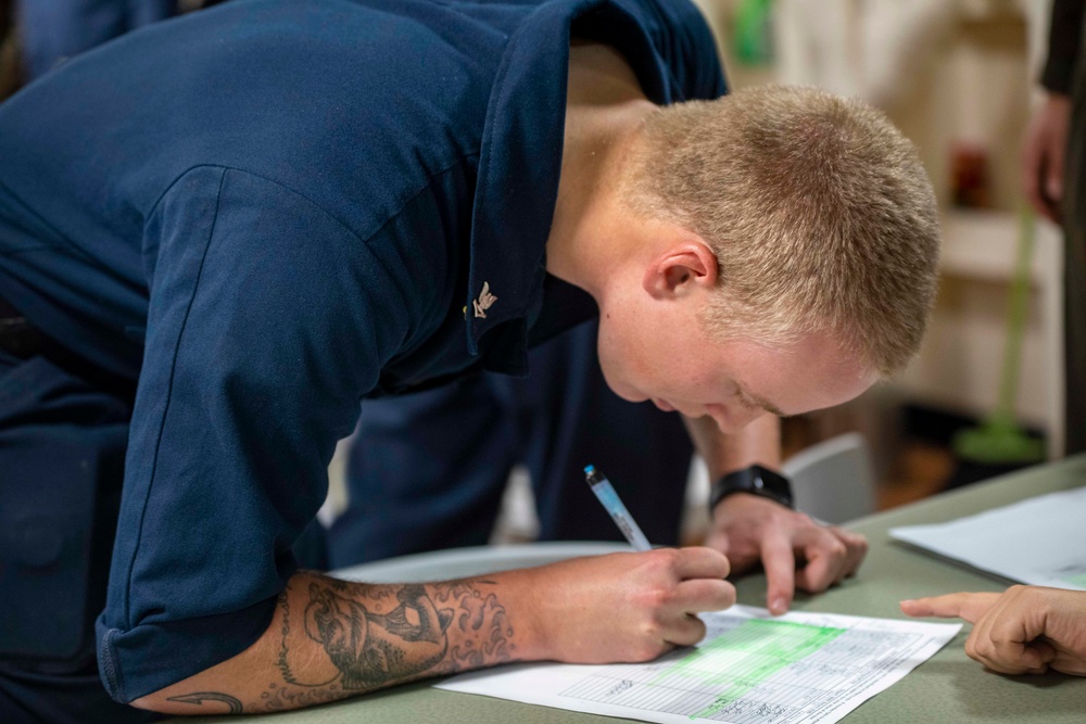 Sailors signs up for tour