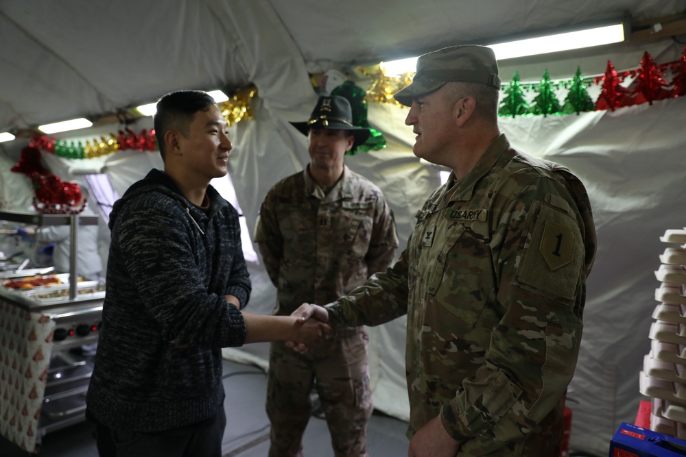 1 ID (FWD) command staff visits troops for Christmas