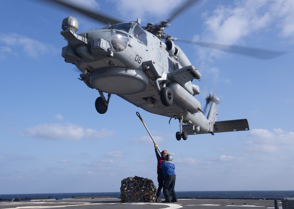 USS Shiloh Conducts Vertical Replenishment